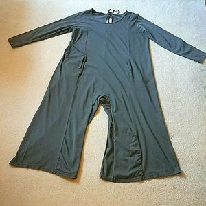 Made In Italy gray jumpsuit NWOT